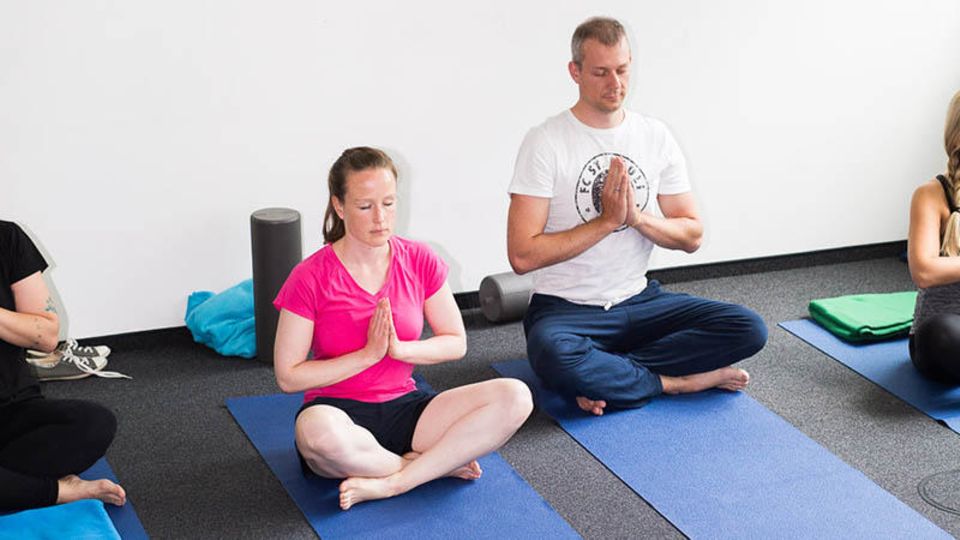 Das Gehalt wird zur Nebensache: Yoga bei Lichtblick