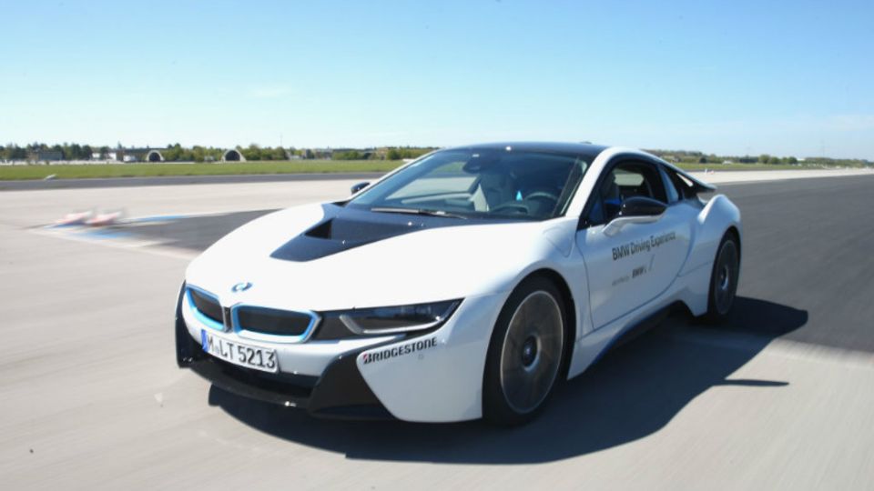 BMW (Gewinn 2016: 7,6 Mrd. Dollar): Vom Umsatz her sind die Bayern nur die Nummer 52 in der "Global 500"-Liste von Fortune. Aber BMW verdient viel Geld an seinen Autos. Mit dem E-Sportwagen i8 betreiben die Münchner vor allem Markenpflege: Für die breite Masse ist das Auto zu teuer.