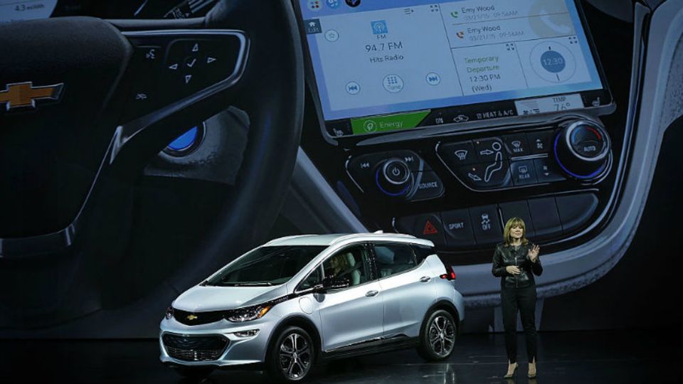 General Motors (Gewinn 2016: 9,4 Mrd. Dollar): Der größte US-Autobauer hat vor kurzem seinen deutschen Ableger Opel verkauft. Den E-Automarkt will Konzernchefin Mary Barra nicht Tesla überlassen: Das Mittelklassemodell Chevrolet Bolt ist schon seit einigen Monaten im Handel.