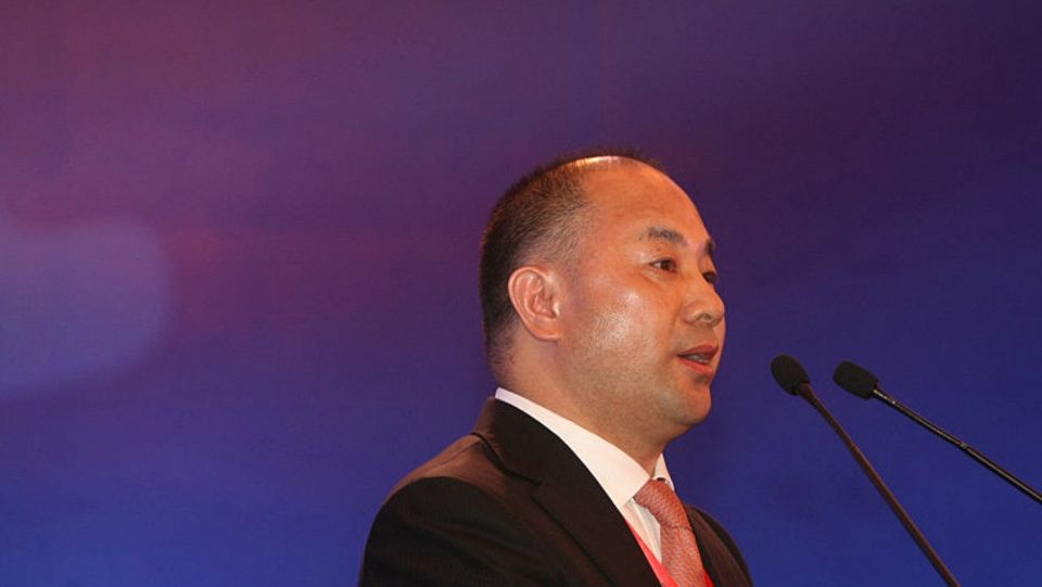 Die Amer International Group stellt Kupfer- und Kabelprodukte her. Wang ist Chairman des Unternehmens mit mehr als 15.500 Mitarbeitern. Sein Vermögen soll bei 14 Mrd. Dollar liegen.