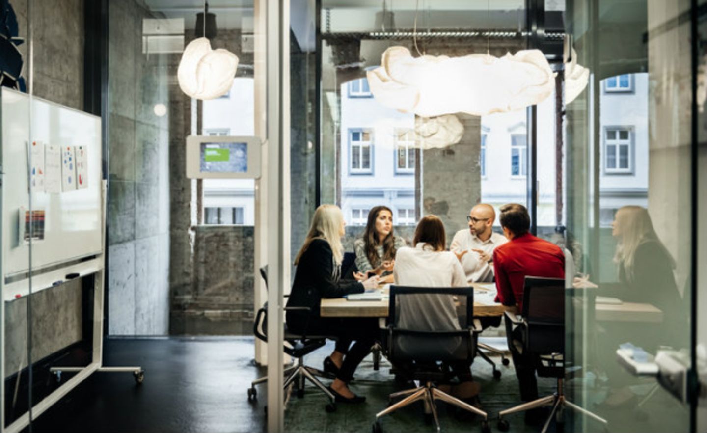 meeting-gettyimages-607477457