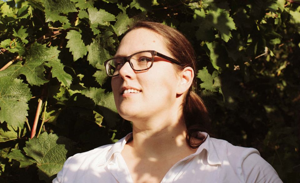 Cecilia Jost verbrachte die kalten Aprilnächte im Weinberg und stellte Fackeln auf
