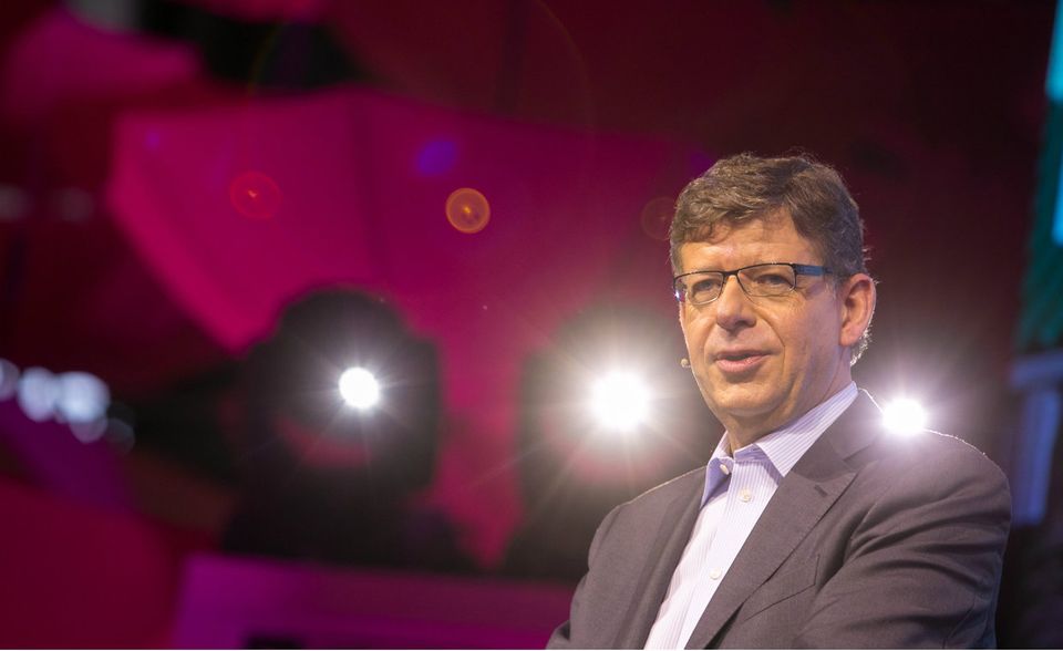 Das Vorstandsmitglied der Deutschen Telekom war bereits in den 90er-Jahren für den IT-Riesen IBM tätig. Von 2012 bis 2017 war er für alle IT-Aktivitäten des Bonner Konzerns verantwortlich.