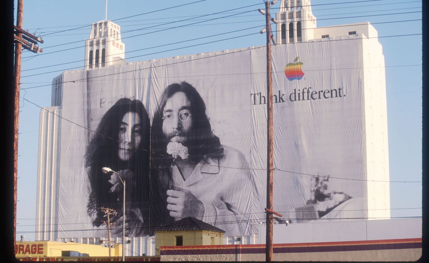 Menschen identifizieren sich mit Menschen stärken als mit Produkten. Apple hat das in seiner Kampagne "Think different" genutzt.