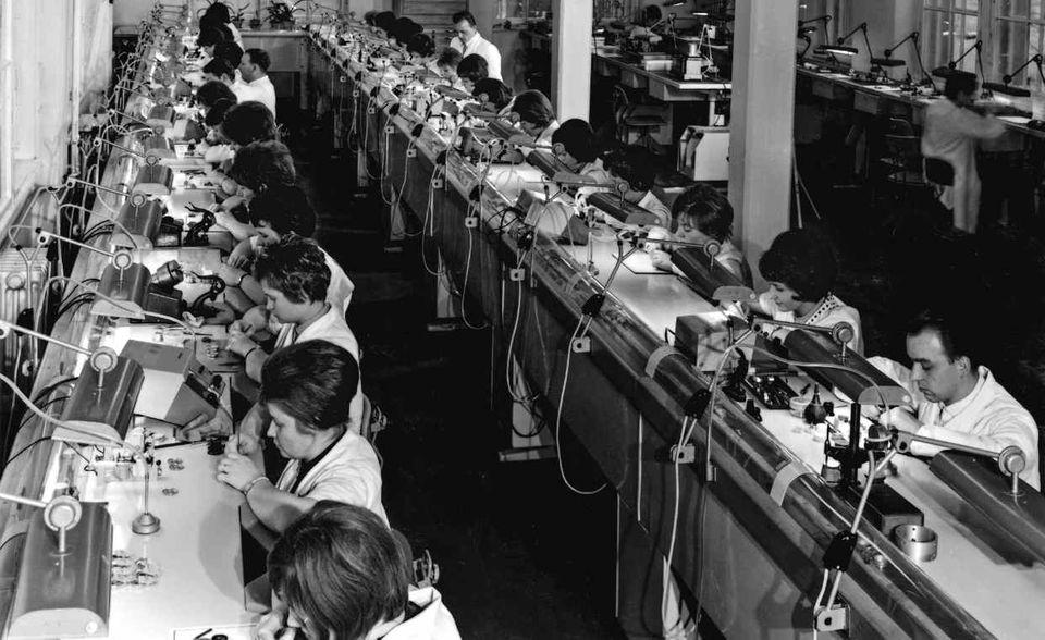 Uhrenproduktion zu DDR-Zeiten beim VEB Glashütter Uhrenbetriebe