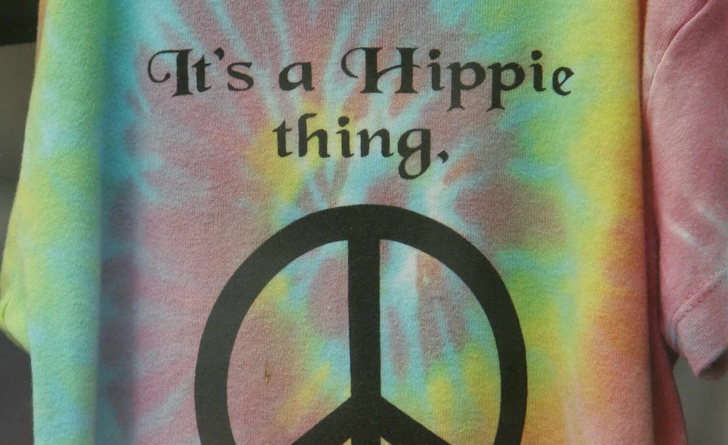 Shirt mit der Aufschrift "It's a Hippie thing"