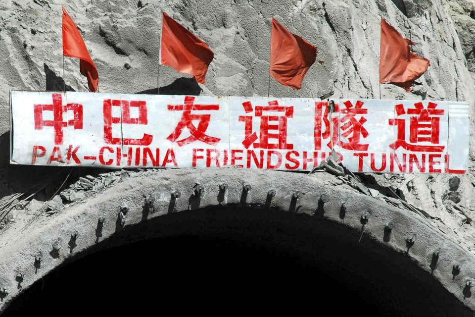 In Pakistan wird ein Tunnel durch das Karakorum-Gebirge gebaut – als Teilstück der Fernstraße nach China