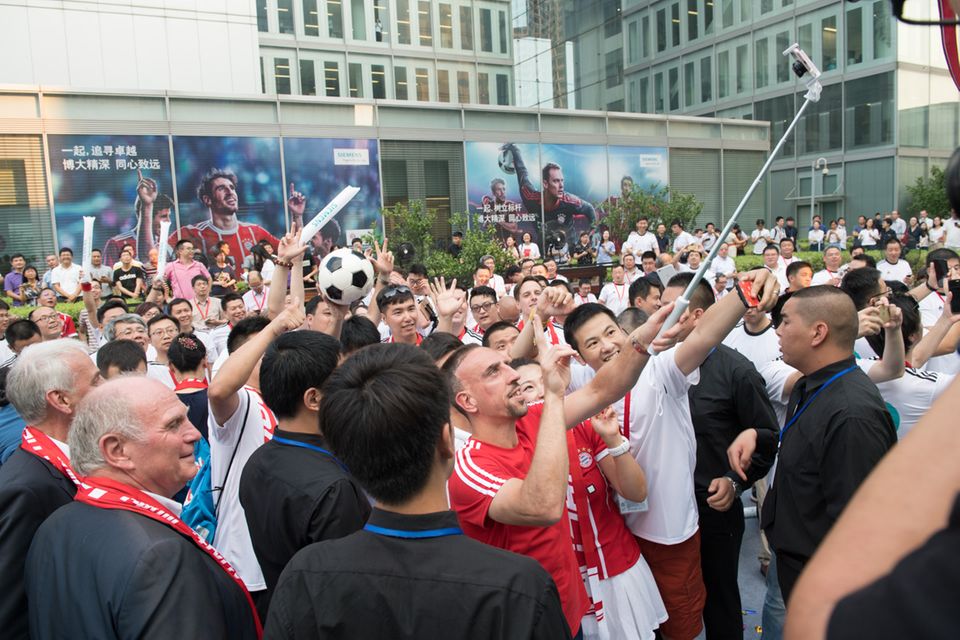 Go East: Die führenden Bundesligaclubs wollen im Ausland wachsen - vor allem in China