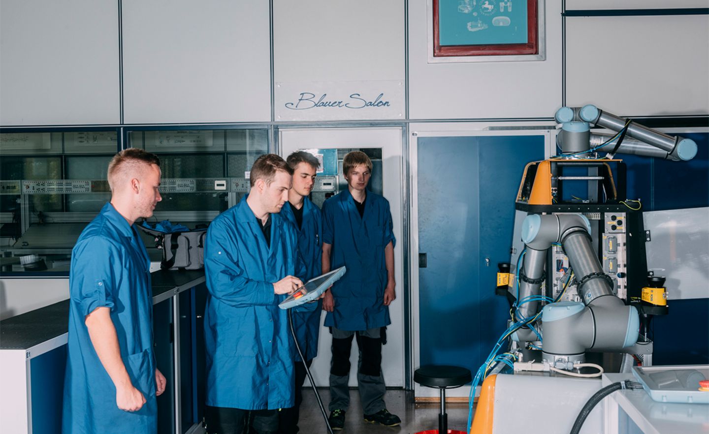 Azubis beim Autozulieferer Continental