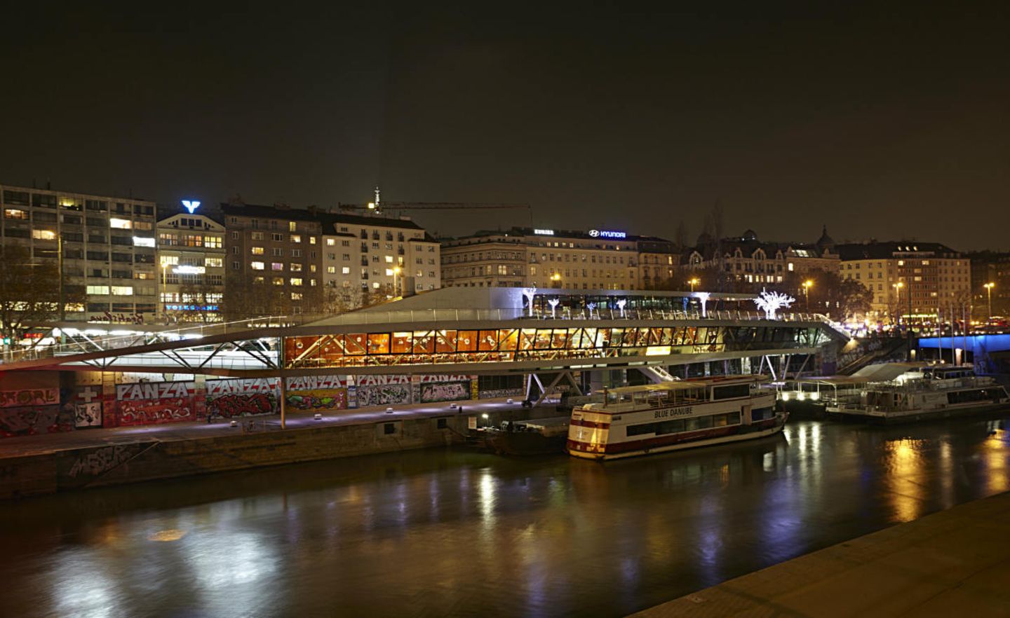 Das Restaurant "Motto am Fluss" am Donaukanal in Wien