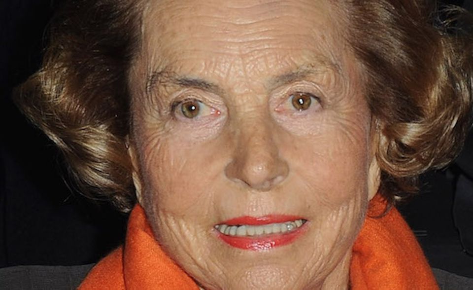Mit einem Vermögen von 39,5 Milliarden US-Dollar war sie bis vor Kurzem die reichste Frau der Welt: Liliane Bettencourt. Die im September 2017 im Alter von 94 Jahren verstorbene Französin war die Erbin des L'Oréal-Imperiums.