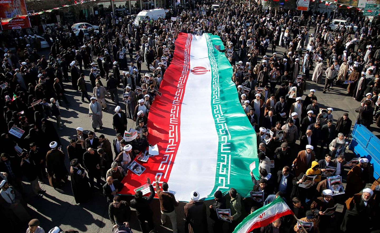 Iraner bei einer staatlich organisierten Demonstration als Reaktion auf die derzeitigen Proteste im ganzen Land