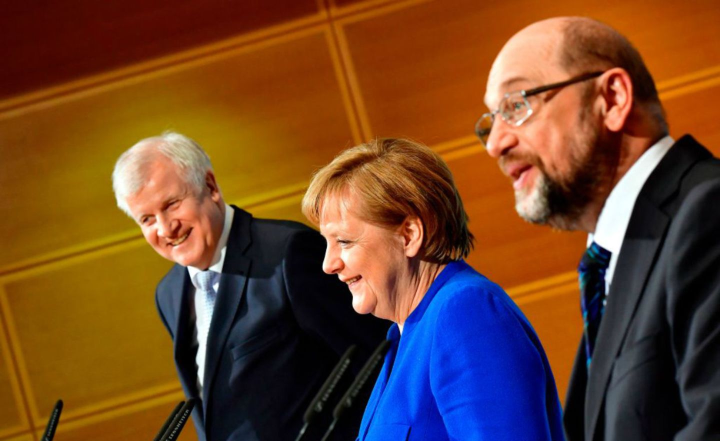 Zufriedene Gesichter nach dem Sondierungsmarathon: Horst Seehofer (l.), Angela Merkel und Martin Schulz verkünden den erfolgreichen Abschluss der Gespräche