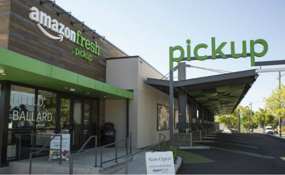 #6 Amazon (Umsatz 2016: 94,7 Mrd. Dollar): Der Internetriese ist das Schreckgespenst der etablierten Konzerne. Der Online-Händler, der sich mittlerweile auch im stationären Handel versucht, rückte vier Plätze vor.