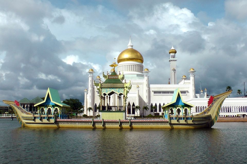 Bilderstrecke: #9 - Brunei: In dem kleinen aber sehr wohlhabenden Königreich auf der Insel Borneo hat praktisch jeder einen Job. Die Arbeitslosenrate liegt auch hier bei rund zwei Prozent. #9 - Brunei: In dem kleinen aber sehr wohlhabenden Königreich auf der Insel Borneo hat praktisch jeder einen Job. Die Arbeitslosenrate liegt auch hier bei rund zwei Prozent.