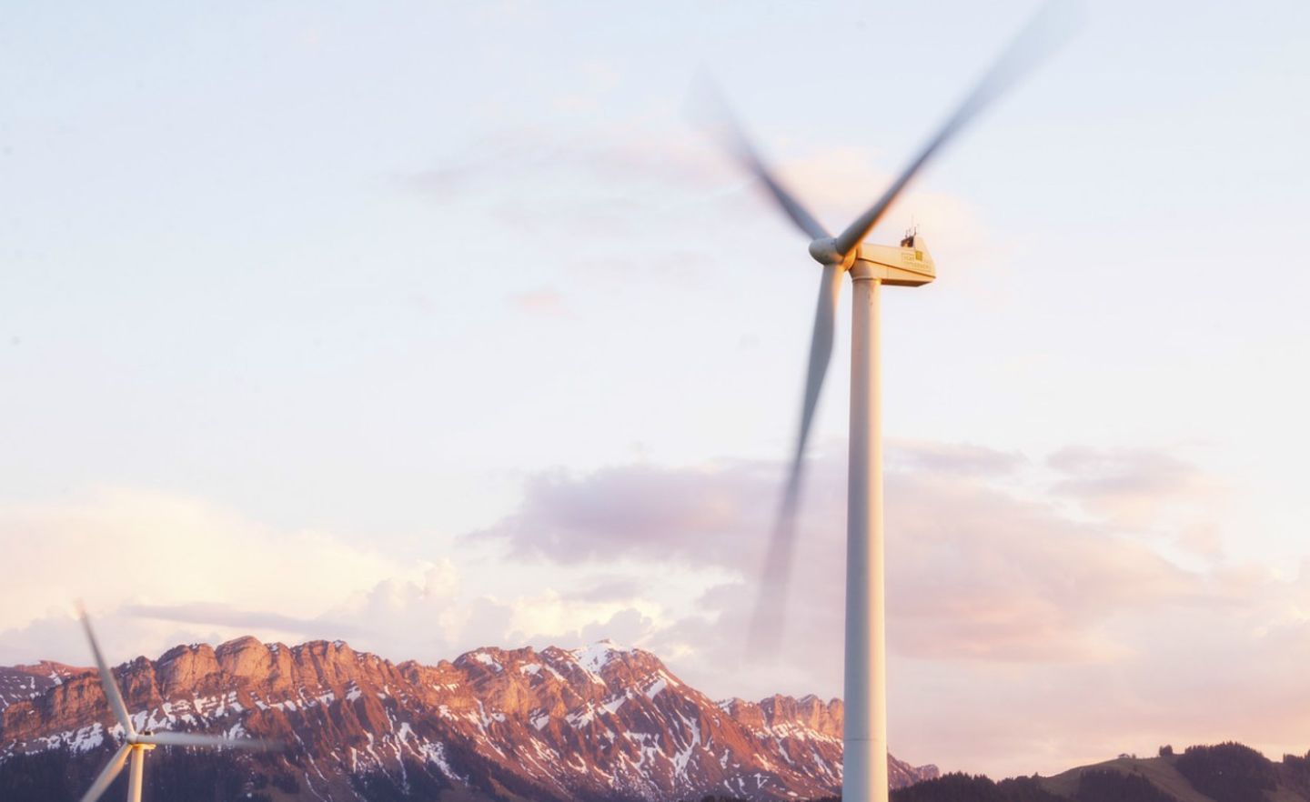 Windräder und andere Gründe: Vereinzelt werden Strompreiserhöhungen gerne auch mit der Energiewende begründet