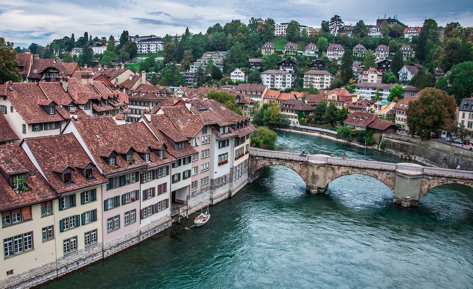 Platz 4: Die Schweiz mit einem Wert von 83.26 Tsd. US-Dollar. Eine der Einnahmequellen: Das IOC hat seinen Sitz in Lausanne, wo regelmäßig Milliardenbeträge in die Kassen fließen.