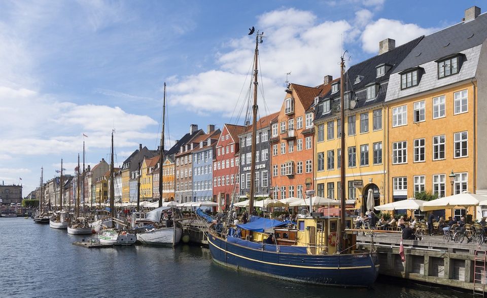 Platz 9: Dänemark mit einem Wert von 60.63 Tsd. US-Dollar. Die Arbeitslosenquote ist in Dänemark so niedrig, dass es vielen Unternehmen schwer fällt, überhaupt geeignete Kandidaten für die zu besetzenden Stellen zu finden.