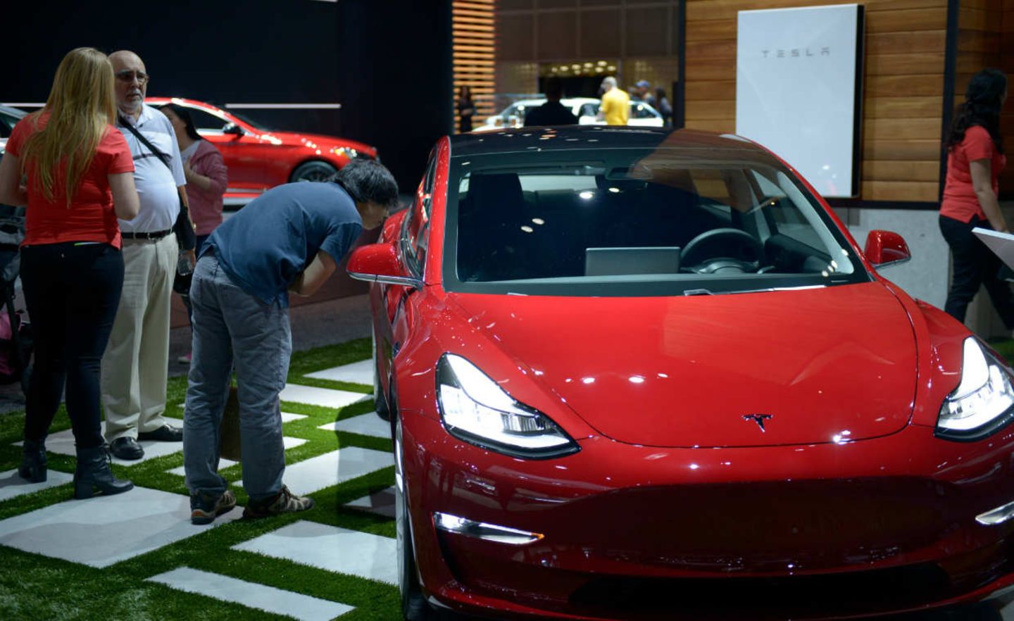 Sonnen-Kunden können künftig ihre E-Autos mit Grünstrom laden - auch Fahrzeuge von Konkurrent Tesla