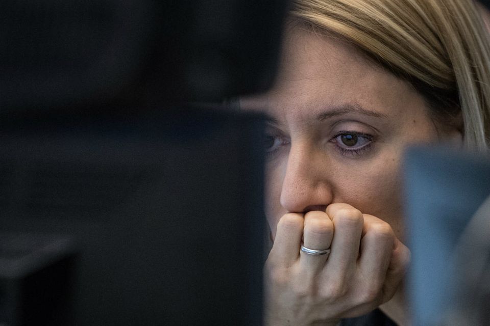 Händlerin an der Frankfurter Börse