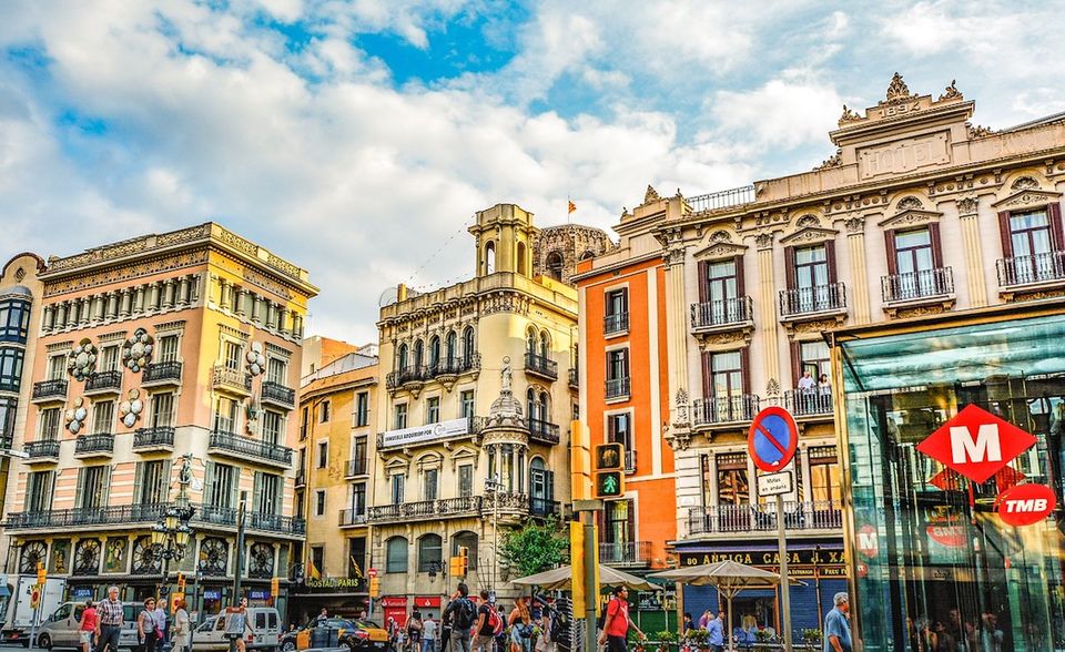 #7 Barcelona: Die Mieten sind laut der Studie in Barcelona zwar deutlich höher als in Graz. Das macht die spanische Metropole aber offenbar bei den übrigen Lebenshaltungskosten wieder wett. Besser ist es: Bei den Durchschnittsgehältern liegt Spanien von den untersuchten 18 Ländern auf dem viertletzten Platz.
