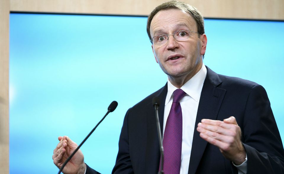 #4 Ulf M. Schneider war bis Mitte 2016 Chef des Gesundheitskonzerns Fresenius. Dort erhielt er als feste Vergütung zwar "nur" 813.000 Euro. Mit der variablen Vergütung in Höhe von 10,3 Mio. Euro gehörte er trotzdem zu den Topverdienern. Schneider ist mittlerweile Vorstandschef von Nestlé.
