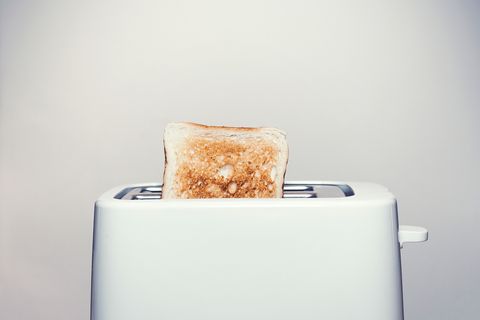 Selbst Toaster lassen sich heute mit dem Internet verbinden. Doch Haushaltsgeräte wie sie sind ein Einfallstor für Hacker.