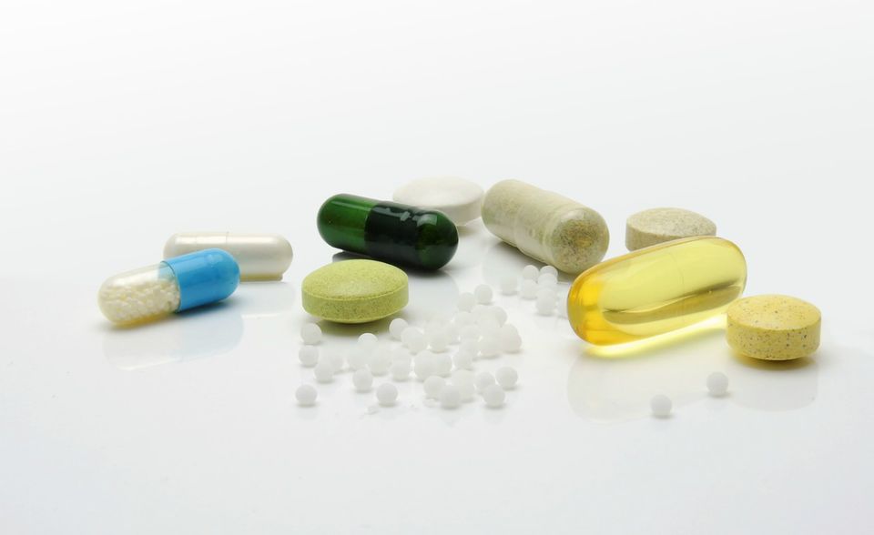 #7 Pharmazeutische und ähnliche Erzeugnisse: Die Nachfrage nach Salzen, Vitaminen, Hormonen oder Antibiotika aus deutscher Herstellung ist hoch. Diese Erzeugnisse machten im vergangenen Jahr 5,9 Prozent (75,87 Mrd. Euro) des Außenhandelswerts aus. Zu diesen Gütern zählen auch Röntgenkontrastmittel, Vaccine, Heftpflaster und Watte.