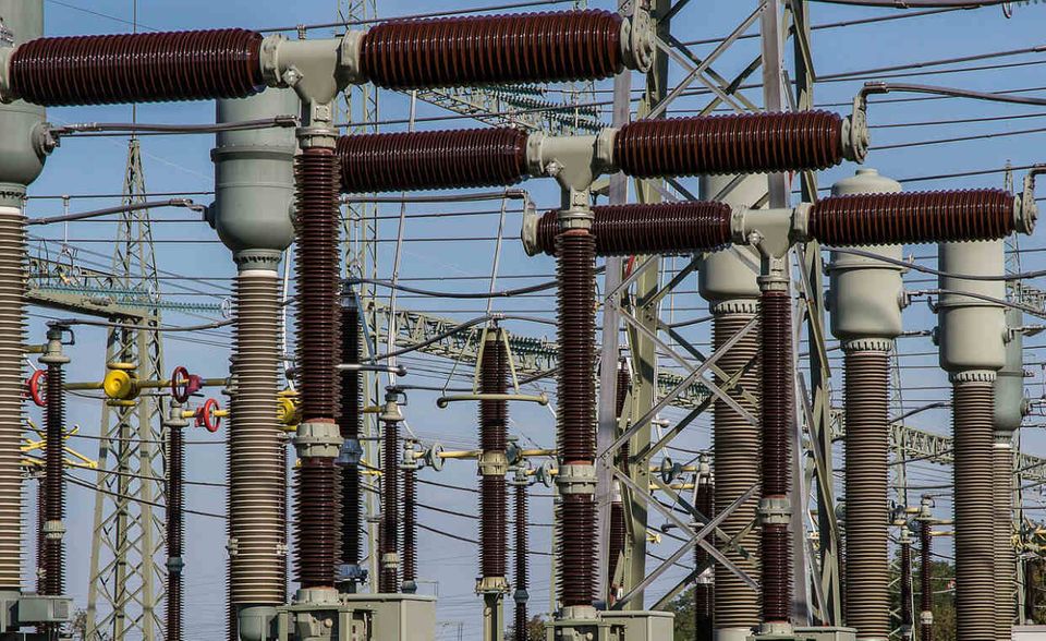#6 Elektrische Ausrüstungen: Elektrotechnik deutscher Hersteller ist gefragt. Im vergangenen Jahr wurden Elektromotoren, Generatoren, Transformatoren, Glasfaserkabel, Haushaltsgeräte oder Heizungen im Gesamtwert von 82,99 Mrd. Euro exportiert. Das entsprach 6,5 Prozent des gesamten Außenhandels.
