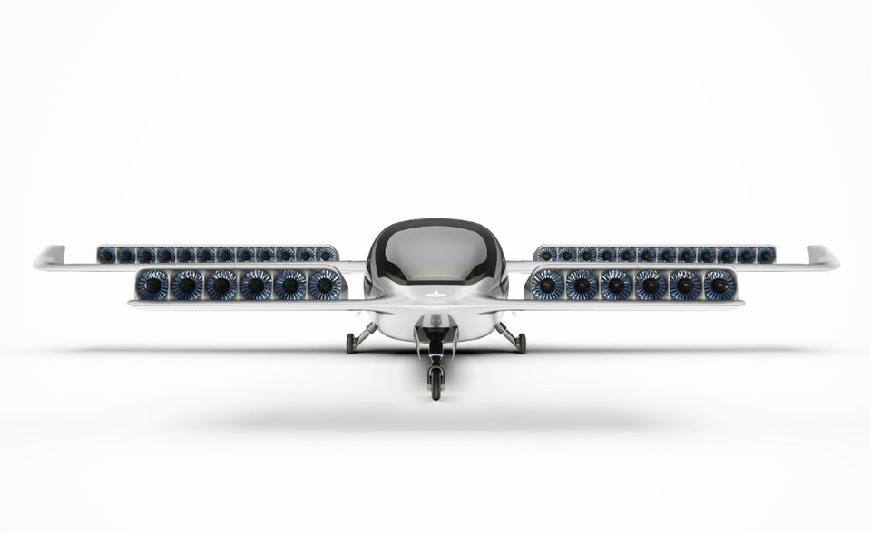 Das Münchner Start-up Lilium Aviation arbeitet an einem senkrecht startenden, elektronisch betriebenen Jet. 100 Mio. Dollar hat die Firma bei zwei Finanzierungsrunden eingesammelt. Hauptgeldgeber sind der Skype-Gründer Niklas Zennström und die Beteiligungsfirma Freigeist von Frank Thelen. Mit einer Reichweite von 300 Kilometern soll das Fluggerät insbesondere in strukturschwachen, ländlichen Regionen zum Einsatz kommen. Die Höchstgeschwindigkeit beträgt 300 Kilometer pro Stunde.