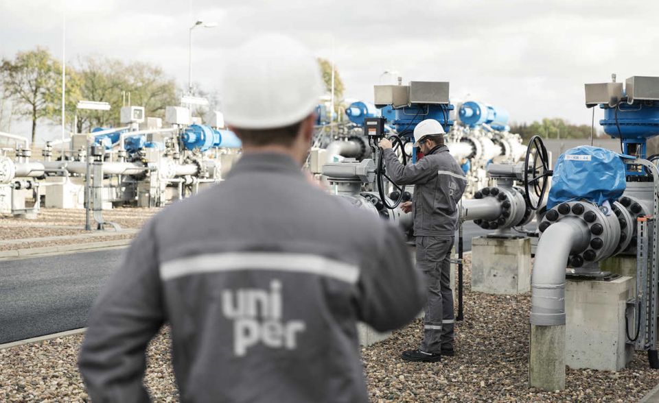 #3 Als Eon die Energiewende im eigenen Haus vollzog, wurde das Geschäft mit Kohle, Gas und Wasserkraft in der Tochtergesellschaft Uniper gebündelt. Das als Eons „Resterampe“ geschmähte Unternehmen ist vom Umsatz her mit 67,3 Mrd. Euro größer als die frühere Muttergesellschaft. Mit dem finnischen Energiekonzern Fortum hat Uniper mittlerweile einen neuen Großaktionär.
