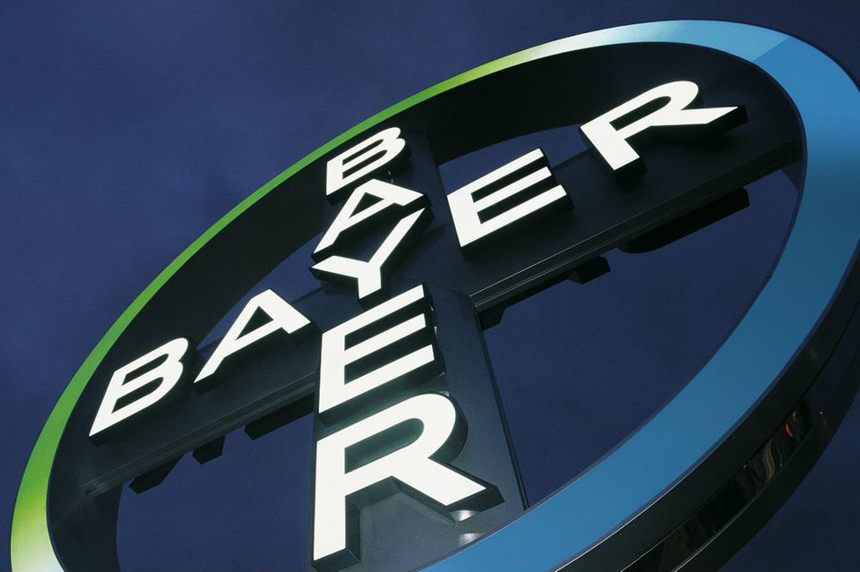 #2: Im September 2016 wurde verkündet: Bayer übernimmt den US-Gensaathersteller Monsanto. Der Preis liegt nun bei 63 Milliarden Dollar. Das ist der höchste Preis, den jemals ein deutsches Unternehmen für eine Übernahme im Ausland gezahlt hat.