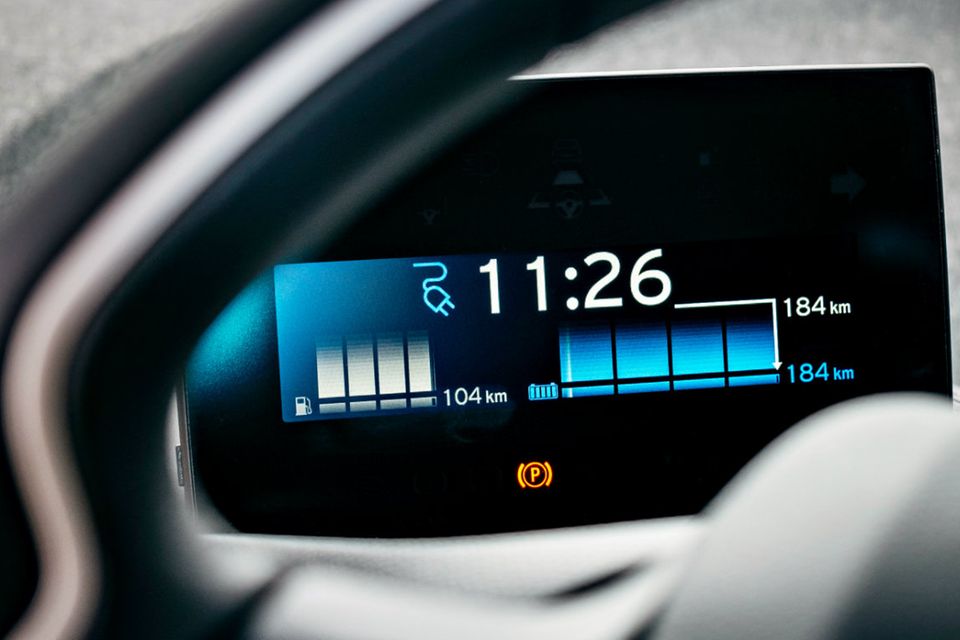 Armatur eines E-Autos: Noch ist der Markt klein