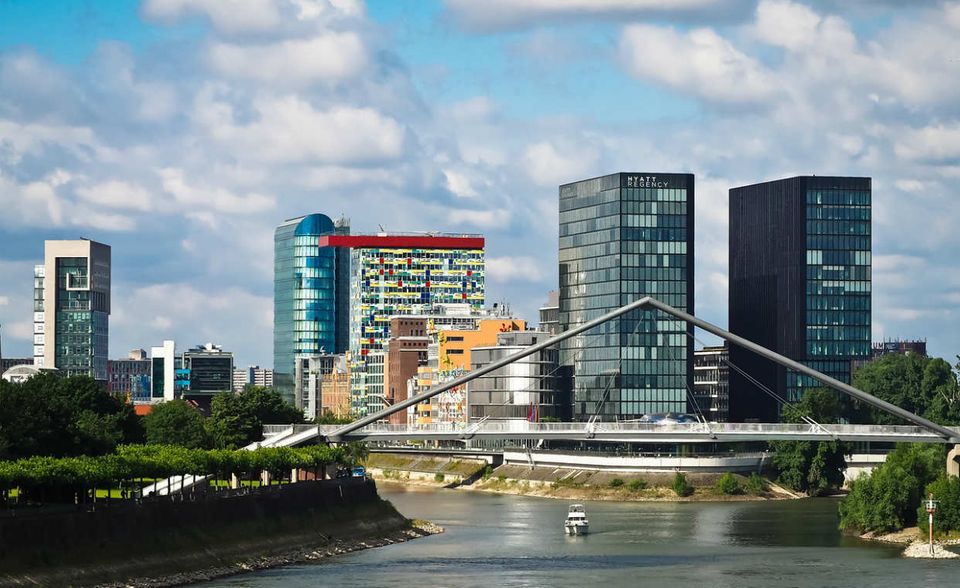 Düsseldorf #6 Auch in Düsseldorf mussten Käufer für ihre Immobilie tiefer in die Tasche greifen. Die Preise stiegen um 8,8 Prozent auf durchschnittlich 3447 Euro pro Quadratmeter.