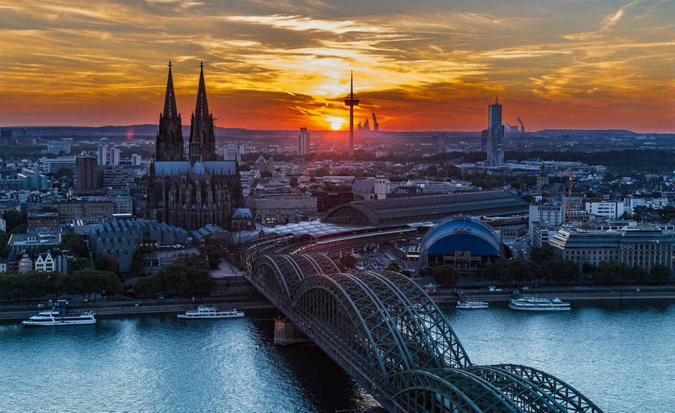 #7 Köln ist mit einem durchschnittlichen Quadratmeterpreis von 3305 Euro nicht ganz so teuer. Aber auch in der größten Stadt Nordrhein-Westfalens stiegen die Wohnungspreise um 7,8 Prozent gegenüber dem Vorjahr.