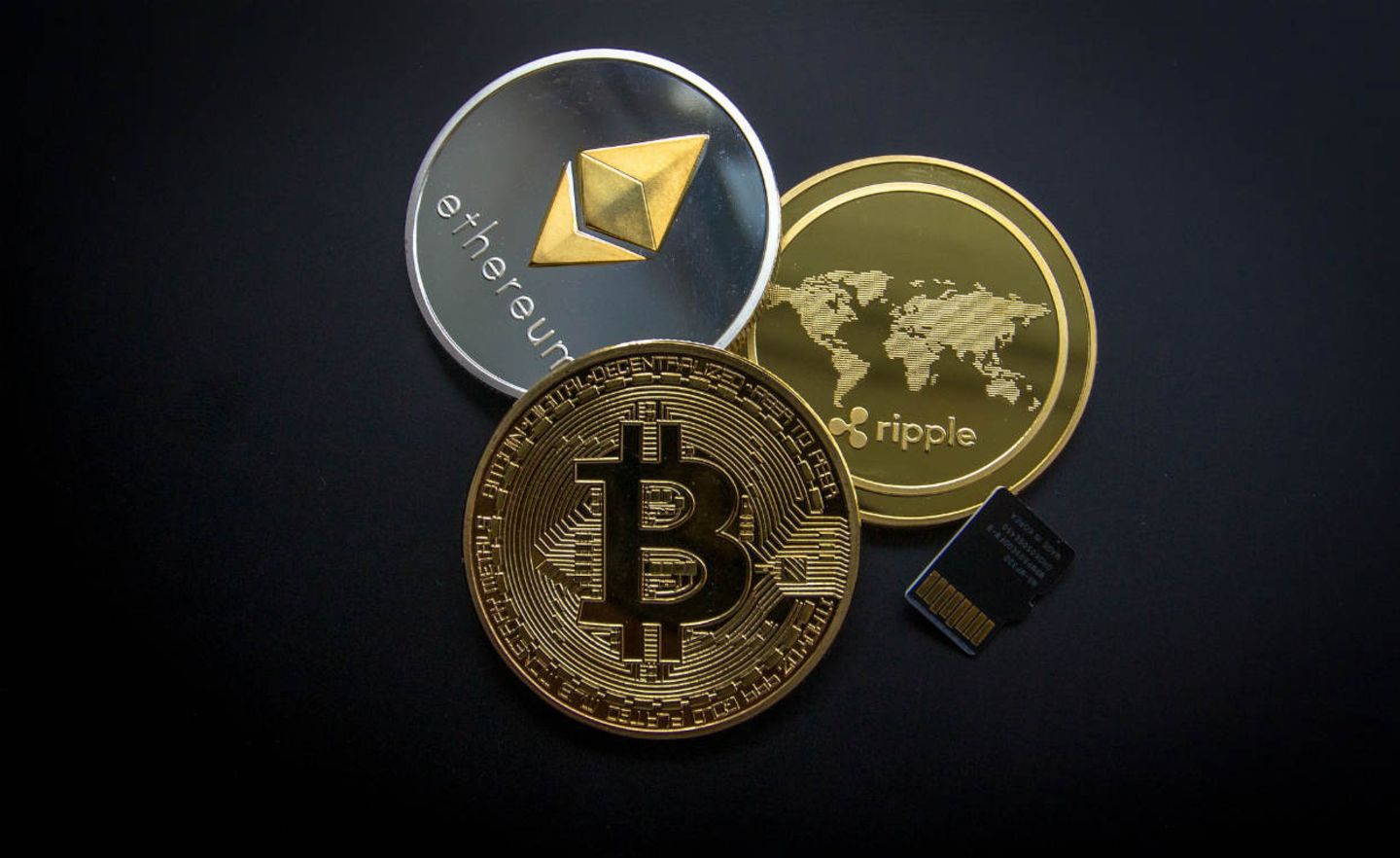 Symbolbild für Bitcoin, Ethereum und Ripple: Die Zahl der Kryptowährungen steigt stetig