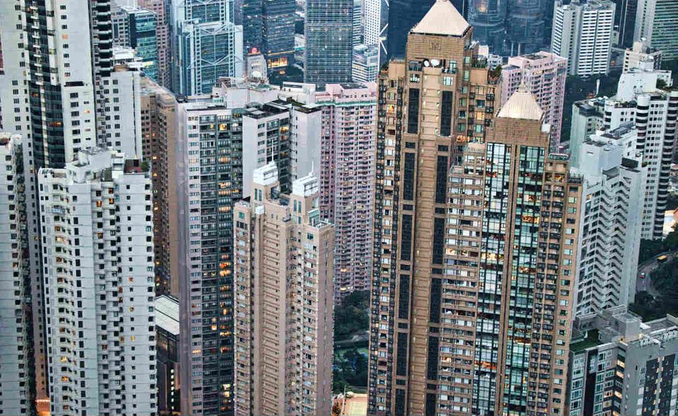Um 18 Prozent stiegen die Exporte 2017 im Vergleich zum Vorjahr in Hong Kong. 540 Mrd. Dollar beträgt das Exportvolumen der chinesischen Hafenstadt. Diese Zahl wird von den Importzahlen sogar noch überstiegen. Für 561,4 Mrd. Dollar wurden Waren importiert. Hong Kong ist der größte Produzent von sogenannten integrierten Schaltkreisen. Diese können als Mikroprozessoren und Speicherchips genutzt werden.