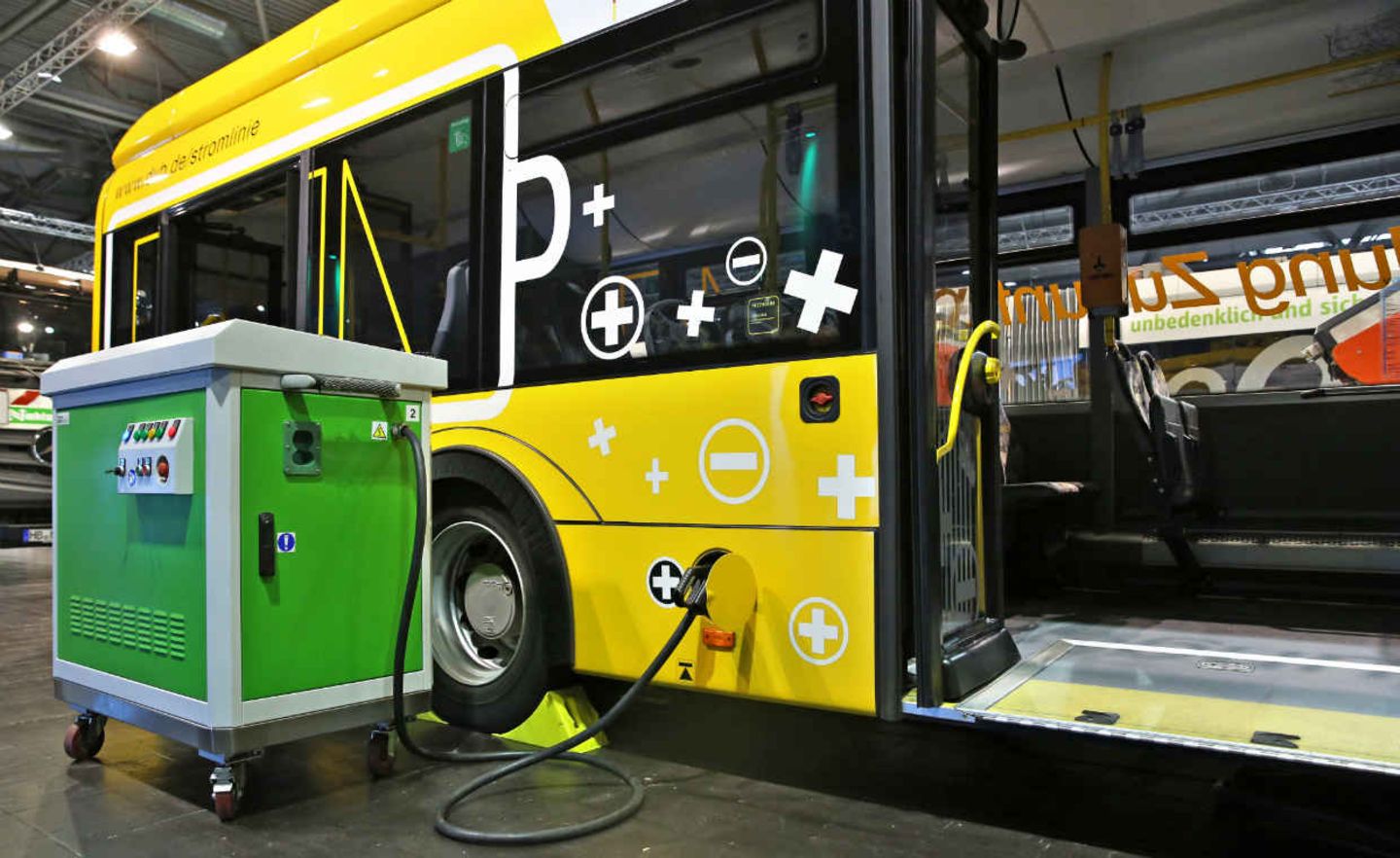 Elektrobus des polnischen Herstellers Solaris, der von den Dresdner Verkehrsbetrieben getestet wurde