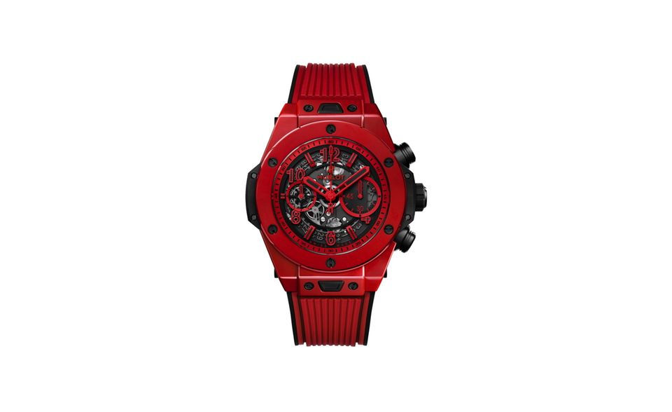 Hublot Hublot Big Bang Unico Red Magic: Rote Keramik herzustellen ist keine leichte Aufgabe, was allein dieses auf 500 Exemplare limitierte Modell zu einer besonderen Leistung macht. Schwarz beschichtete Titanschrauben halten das Gehäuse zusammen, in dessen Innerem der Flyback-Chronograph vom Werk HUB1242 UNICO angetrieben wird. Preis auf Anfrage, hublot.com