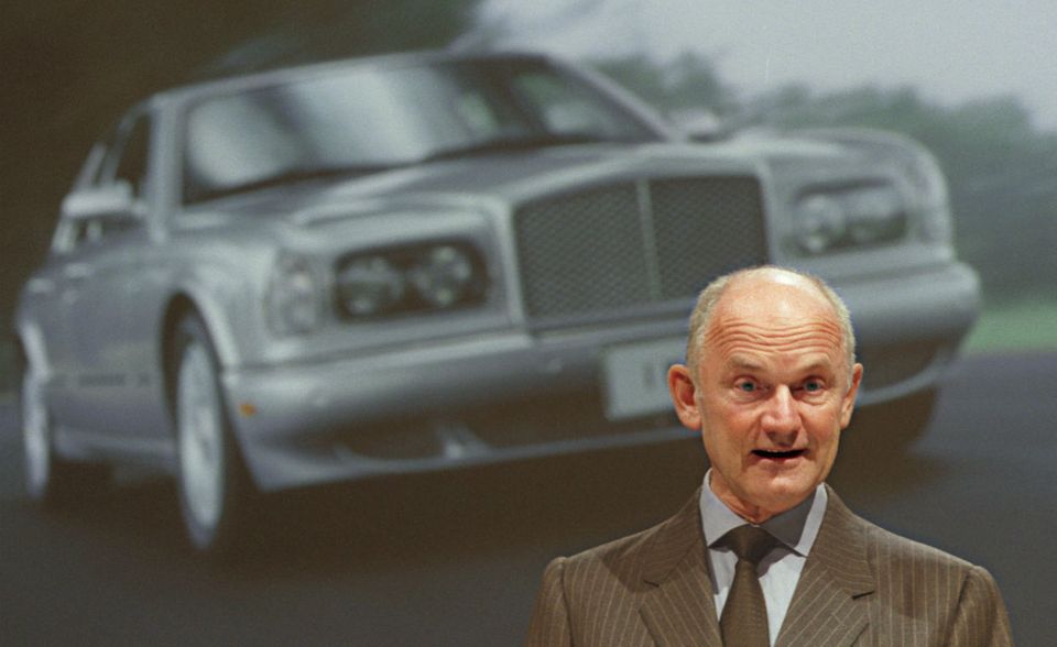Ferdinand Piëch ging zu Beginn seiner Amtszeit die Schwachstellen des Autobauers energisch an. Das betraf vor allem die schwache Rendite. Piëch setzte eine Plattformstrategie durch, um die Qualität aller Konzernmarken zu verbessern und die Produktion zu rationalisieren. Auch neue flexiblere Arbeitszeitmodelle wurden eingeführt. Darüber hinaus erwarb VW den Sportwagenhersteller Lamborghini und sicherte sich die Markenrechte an Bugatti und Bentley. Im letzten Jahr seiner Amtszeit 2001 wies VW einen Nachsteuergewinn von 2,9 Mrd. Euro aus – ein Rekord.