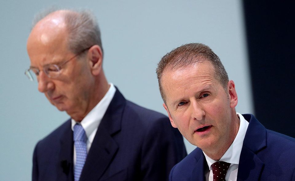BILD VW-Aufsichtsratschef Hans-Dieter Pötsch (l.) und Konzernchef Herbert Diess