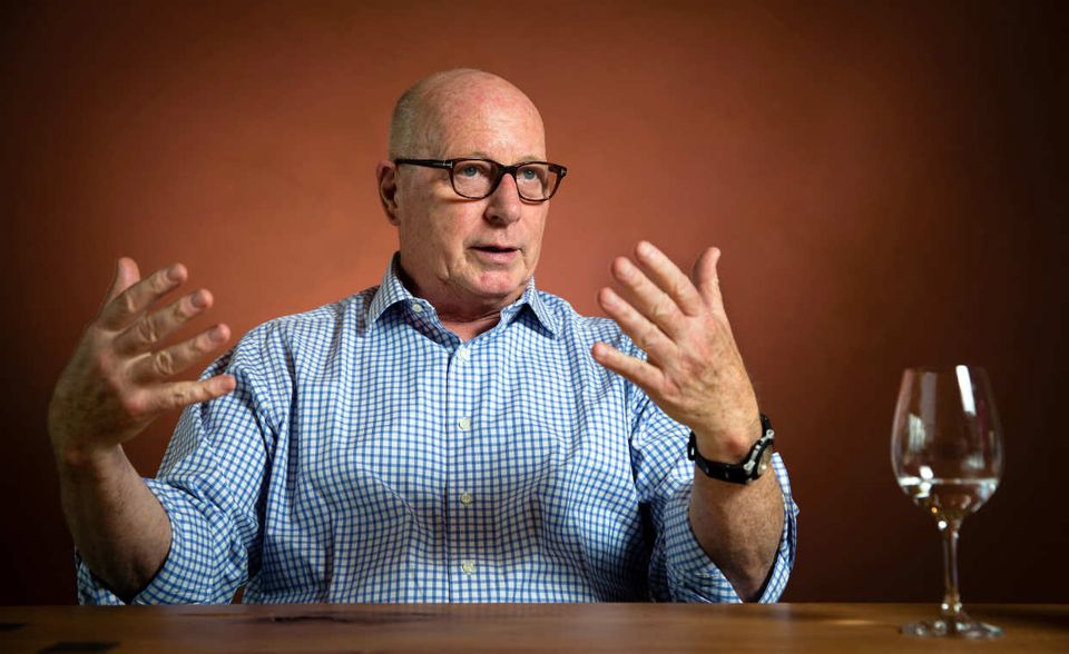 Als Chef der Holderbank baute Thomas Schmidheiny den Schweizer Konzern zu einem weltweit führenden Zementhersteller aus. Seit 2001 heißt das Unternehmen Holcim. Auch nach der Fusion mit Lafarge ist Schmidheiny immer noch einer der Großaktionäre des Unternehmens. Seinen Sitz im Verwaltungsrat des Konzerns gibt er im April 2018 auf. Schmidheiny besitzt vier Weingüter in der Schweiz, in Kalifornien, in Australien und in Argentinien. Sein Vermögen wird auf 5 Mrd. Dollar taxiert.