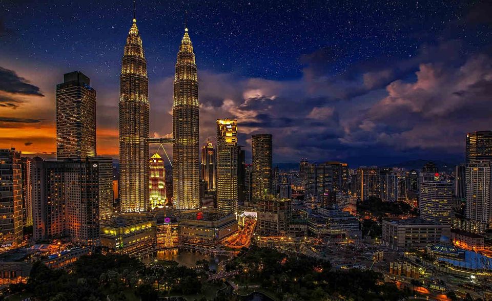 Diese Mega-Zwillingstürme in Kuala Lumpur teilen sich den vierten Platz des Rankings. Die identischen  Hochhäuser in der Hauptstadt Malaysias messen jeweils 451,9 Meter (88 Stockwerke). Die Bauarbeiten    wurden 1998 beendet.