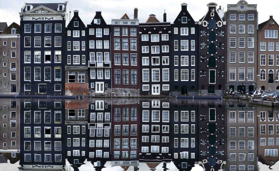 Die Bestnote schafft Amsterdam in keiner Kategorie. Bei der Digitalisierung der Verwaltung wird aber mit 9,8 Punkten ein Spitzenwert erreicht. Schwach ist Amsterdam in der Kategorie umweltfreundliche Energie (2,5 Punkte). Gesamtpunktzahl: 7,54