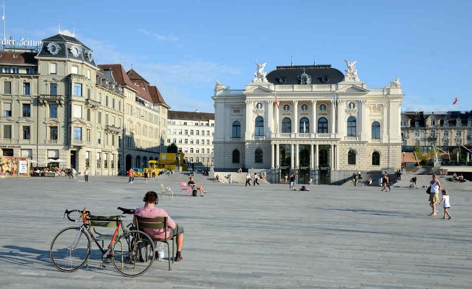 Die Schweizer Bankenstadt schafft gleich in drei Kategorien zehn Punkte: smarte Gebäude, Abfallbeseitigung und Lebensstandard. Gesmapunktzahl: 7,75