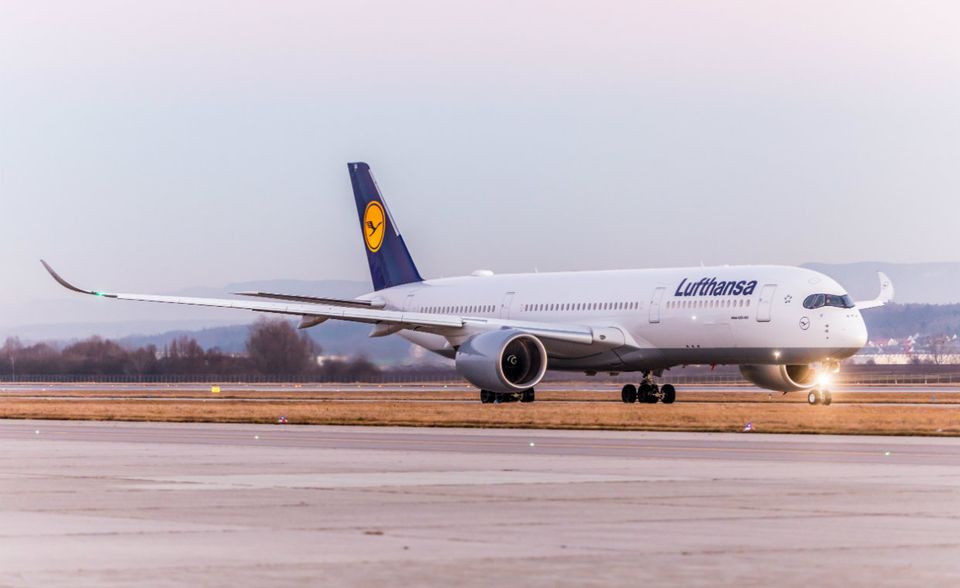 #6 Verkehrswesen: Mit sechs Firmen liegt das Verkehrswesen auf Platz sechs der wichtigsten Branchen der deutschen  Wirtschaft. Der umsatzstärkste Vertreter ist mit großem Abstand die Lufthansa, gefolgt von Hapag-Lloyd    und der mittlerweile eingestellten Fluglinie Air Berlin.