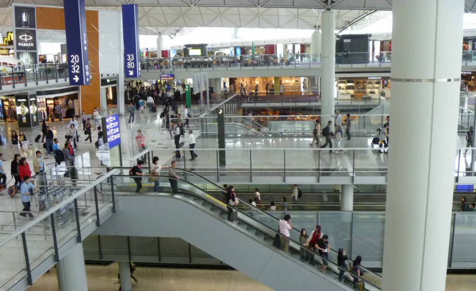 Platz 7: Im Internationalen Flughafen Hong Kong wird nicht bloß Sauberkeit groß geschrieben. Er ist nach Peking der zweitgrößte Passagierflughafen Chinas und der größte Frachtflughafen der Welt.