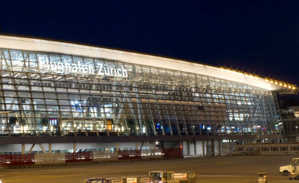 #6 Zürich: Der Flughafen der Schweizer Stadt ist der schnellste Flughafen Europas, zumindest bei der Gepäckabfertigung. Im Gesamtranking führt er auch die Kategorie "Bester Flughafen Europas" der Skytrax Awards an.