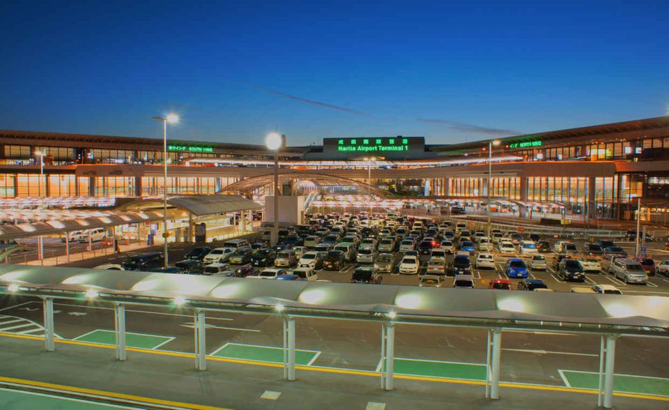 #5 Tokio Narita: Auf dem Flughafen in einem der größten Ballungsgebiete weltweit geht es mit der Gepäckabfertigung besonders schnell. Neben einem jährlichen Passagieraufkommen von etwa 36 Millionen Passagieren, gilt der Flughafen auch als einer der größten Frachtflughäfen weltweit.