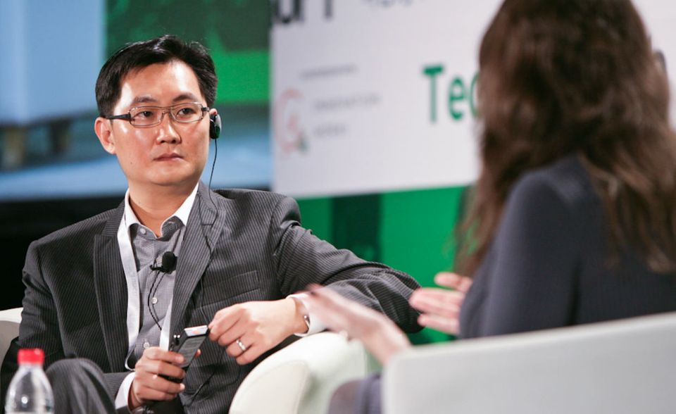 #1 Ma Huateng – international als Pony Ma bekannt – wurde dank der digitalen Revolution zum reichsten  Menschen Asiens. Der Chinese ist Gründer und CEO von Tencent, dem größten Internetunternehmen der    Volksrepublik China. In der aktuellen „Forbes“-Milliardärsliste liegt Ma auf Rang 17. Sein Vermögen wurde    für das Ranking 2018 auf 45,3 Milliarden Dollar geschätzt.